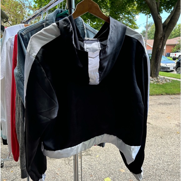 Everlast vintage zip up hoodie. - Picture 2 of 2